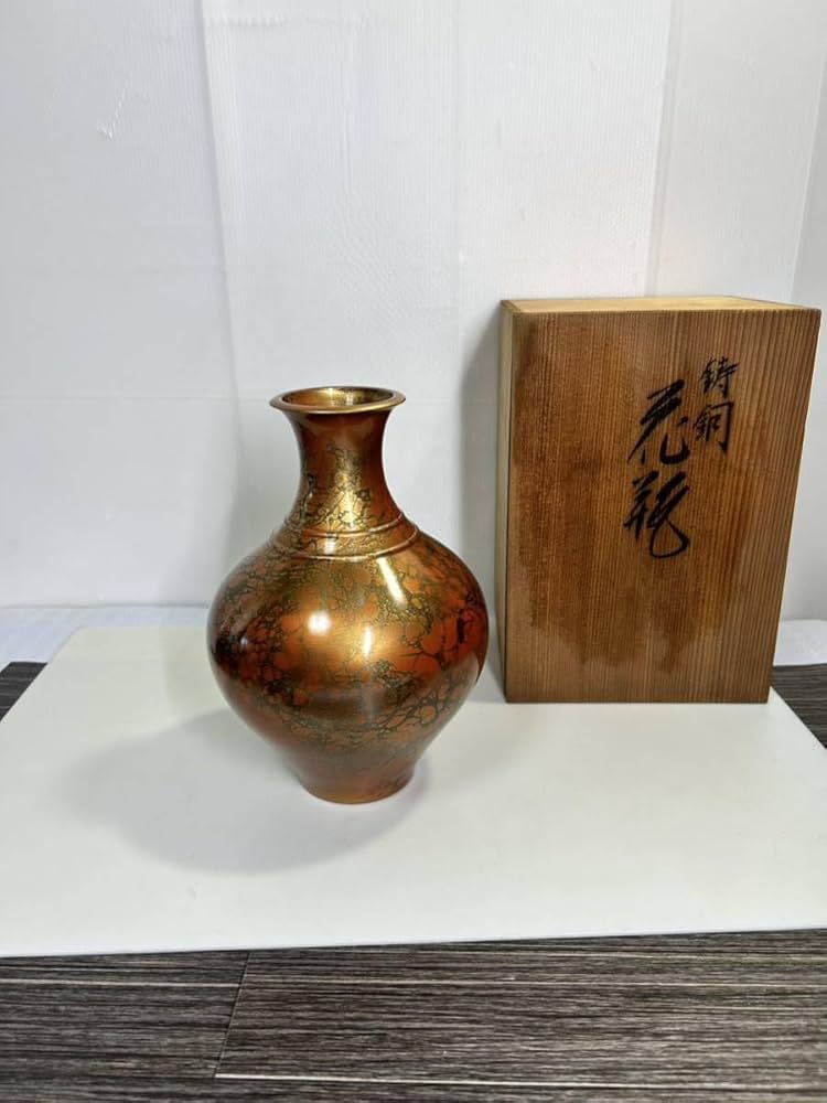 【未使用】高岡銅器 峰雲作 鋳銅花瓶 山水楼閣文 金銀細工 花器フラワーベース 未使用】高岡銅器 峰雲作 鋳銅花瓶 山水楼閣文 金銀細工 花器